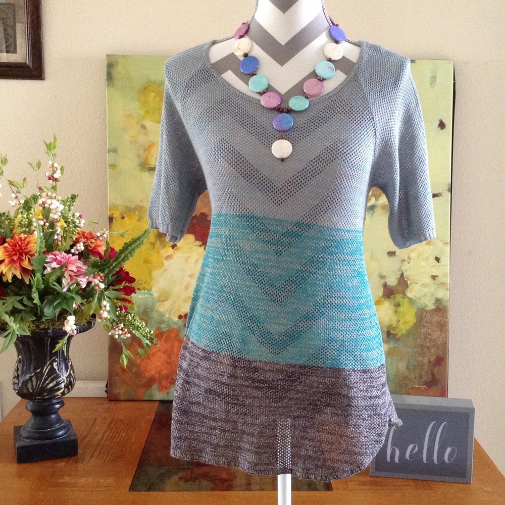 Color Block Short Sleeve Knit Blouse